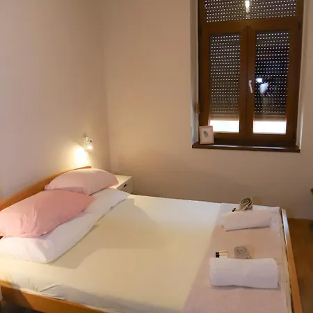 Plaza Del Oriente Old Town * Mostar